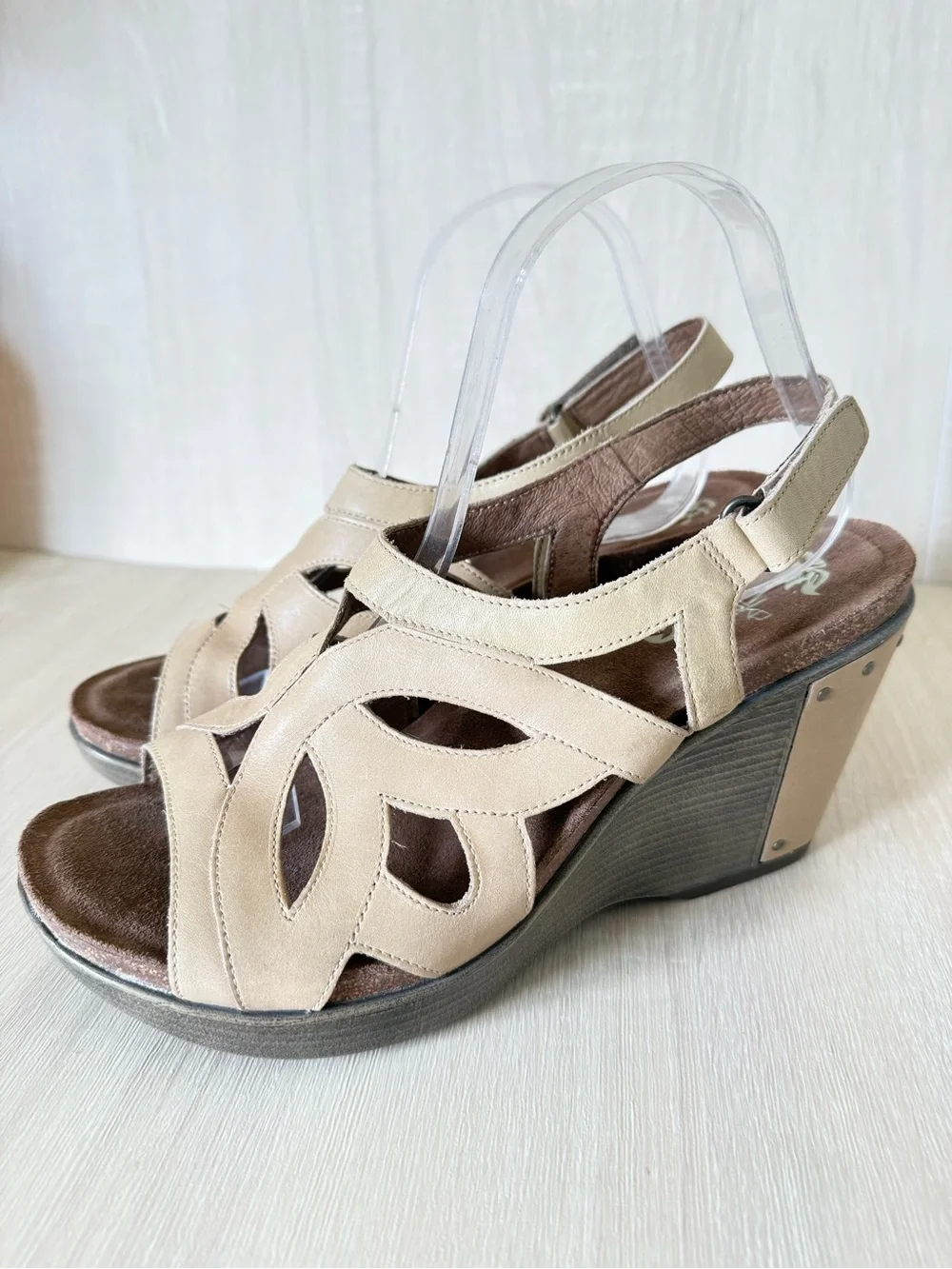 Dansko Women’s Leather Cutout Wedge Sandals Beige/Taupe Size 41